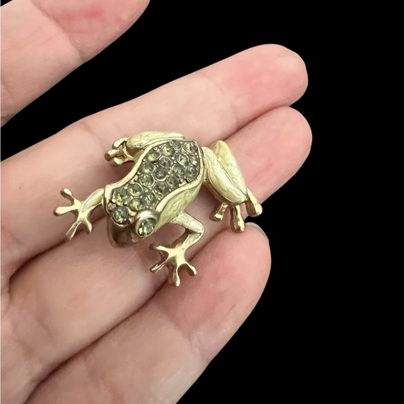 Liz Claiborne frog brooch gold tone and rhinestones - Picture 1 of 9